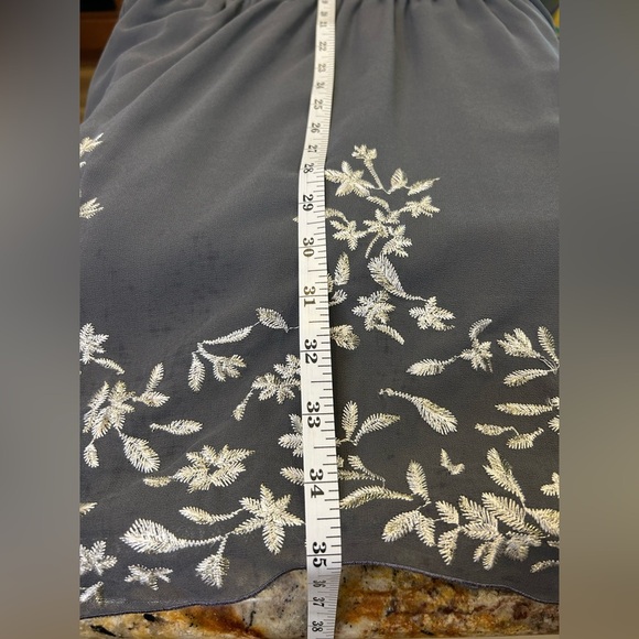 🩶”WHBM” Bluish Gray Long Sleeve Dress w/ White and Gold Floral Embroidery Sz 12🩶 - Picture 14 of 16